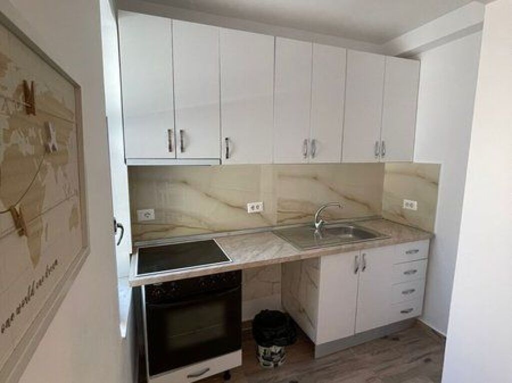 In vendita, appartamento 1+1, Mine Peza, Tirana