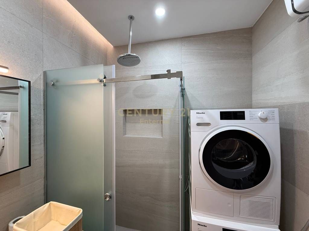 Apartment 2+1+Parking Space for rent at Zogu i Zi 1,000 € /Month