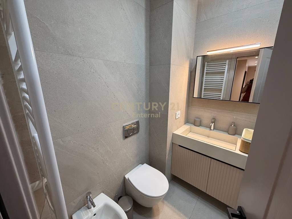 Apartment 2+1+Parking Space for rent at Zogu i Zi 1,000 € /Month