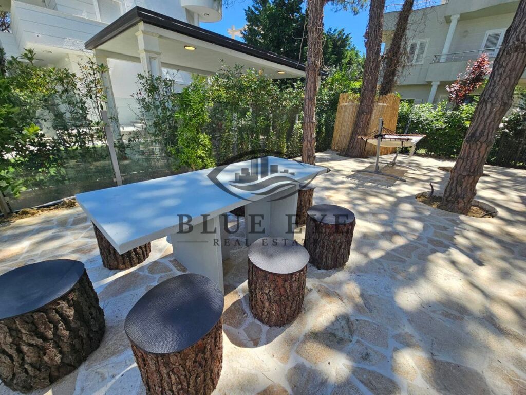 Luxury Villa with Sea View and Pool for Sale in Durres!