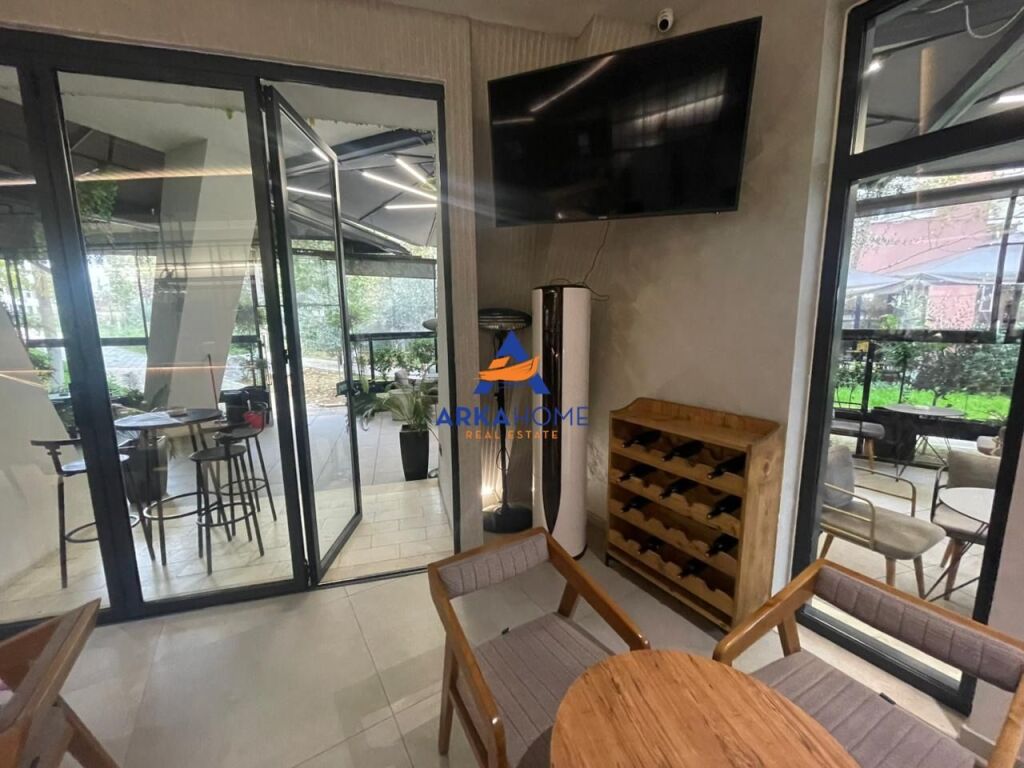 LOCALE IN AFFITTO PRESSO IL COMPLESSO MAGNET 260M2 1500 EURO NETTI