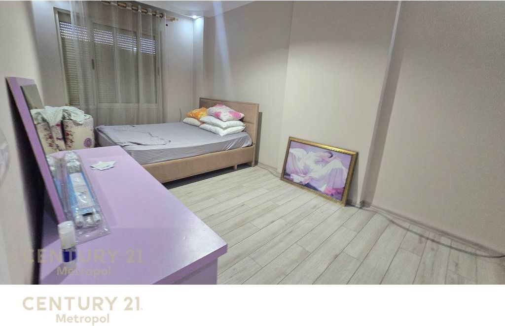 Shitet apartament 2+1 ne Fresk, ne fillim te rruges Dalip Topi!
