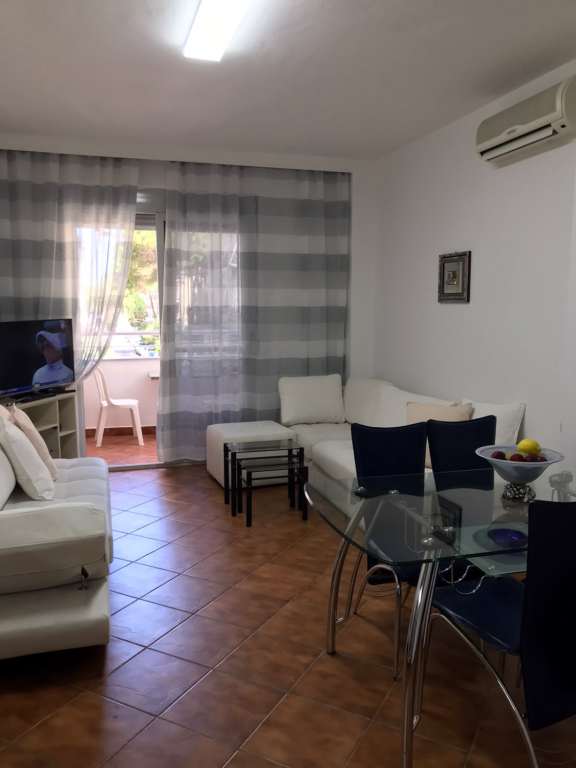affittasi 1+1 sulla spiaggia vicino all'hotel Majestik