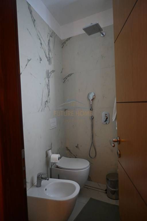 Vendita, Attico 3+1+3, Kodra e Diellit