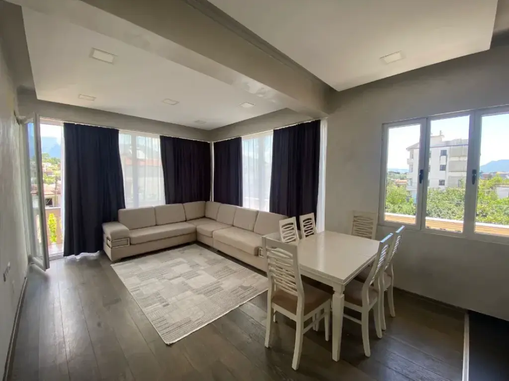 Qera | Apartament 3 + 1 | Rruga Xhebrahimet | 750 €/muaj