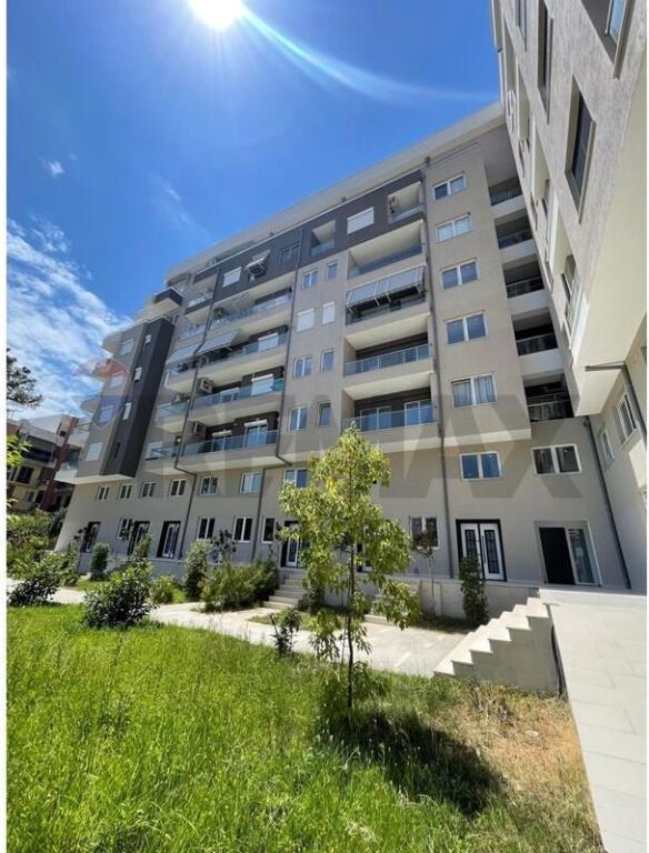 shitet Apartament 2+1 Golem