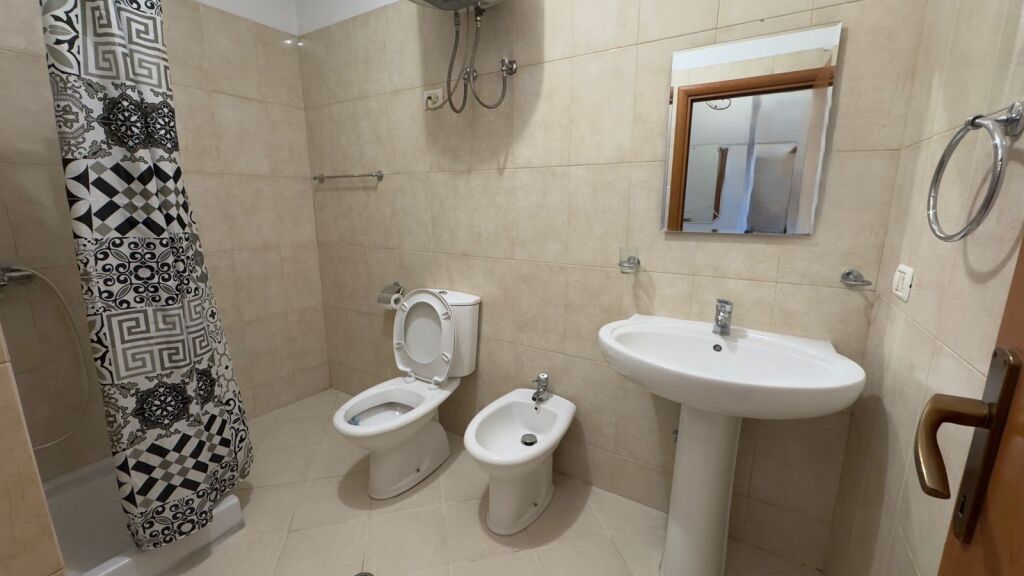 🏢Qender,Rruga Maliq Muco,jepet me qera apartament1+1,i mobiluar 65,000Leke   