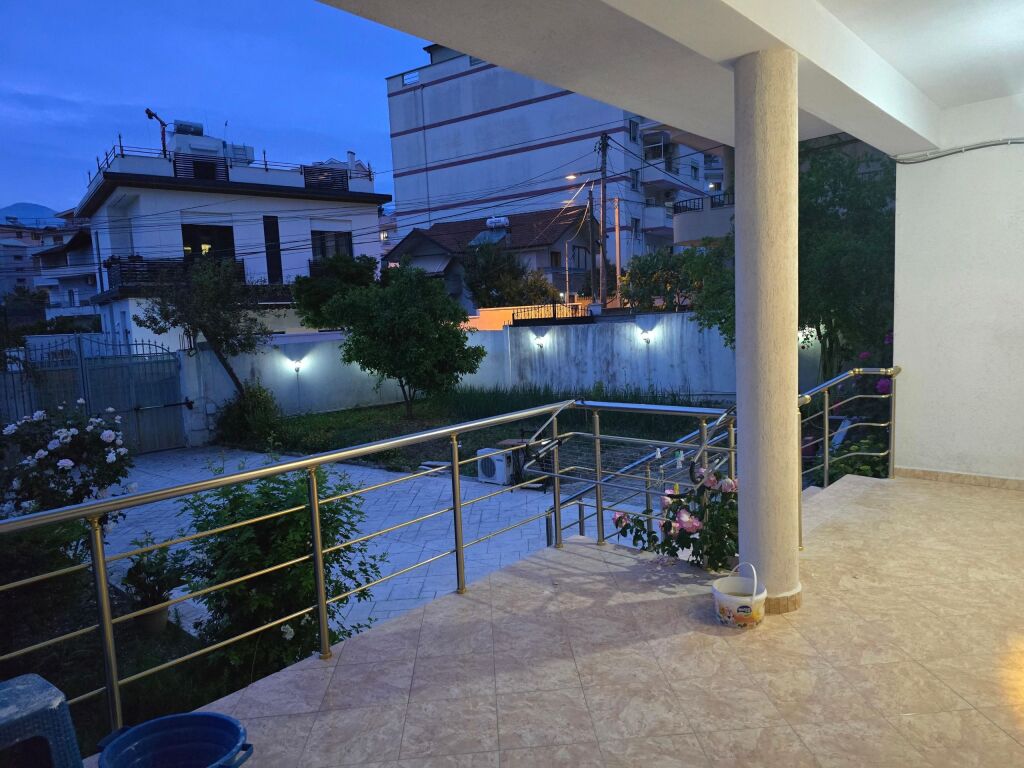 Qera | Shtëpi private 1 + 1 | Vilat Amerikane | 450 €/muaj