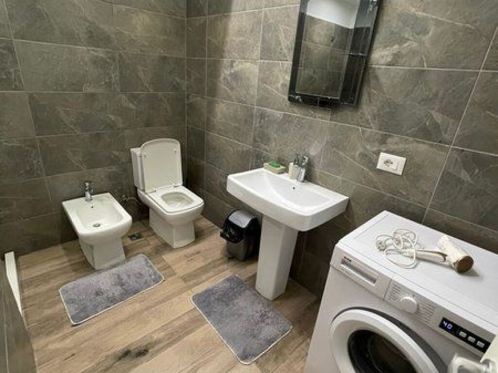 In vendita, appartamento 1+1, Mine Peza, Tirana