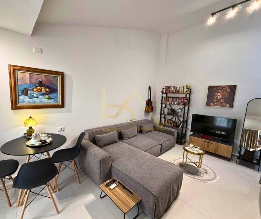 Shitet Apartament 1+1 – Fresk, Tiranë