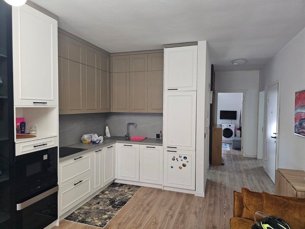Shitet super apartament modern tek Rrethi i Astirit!