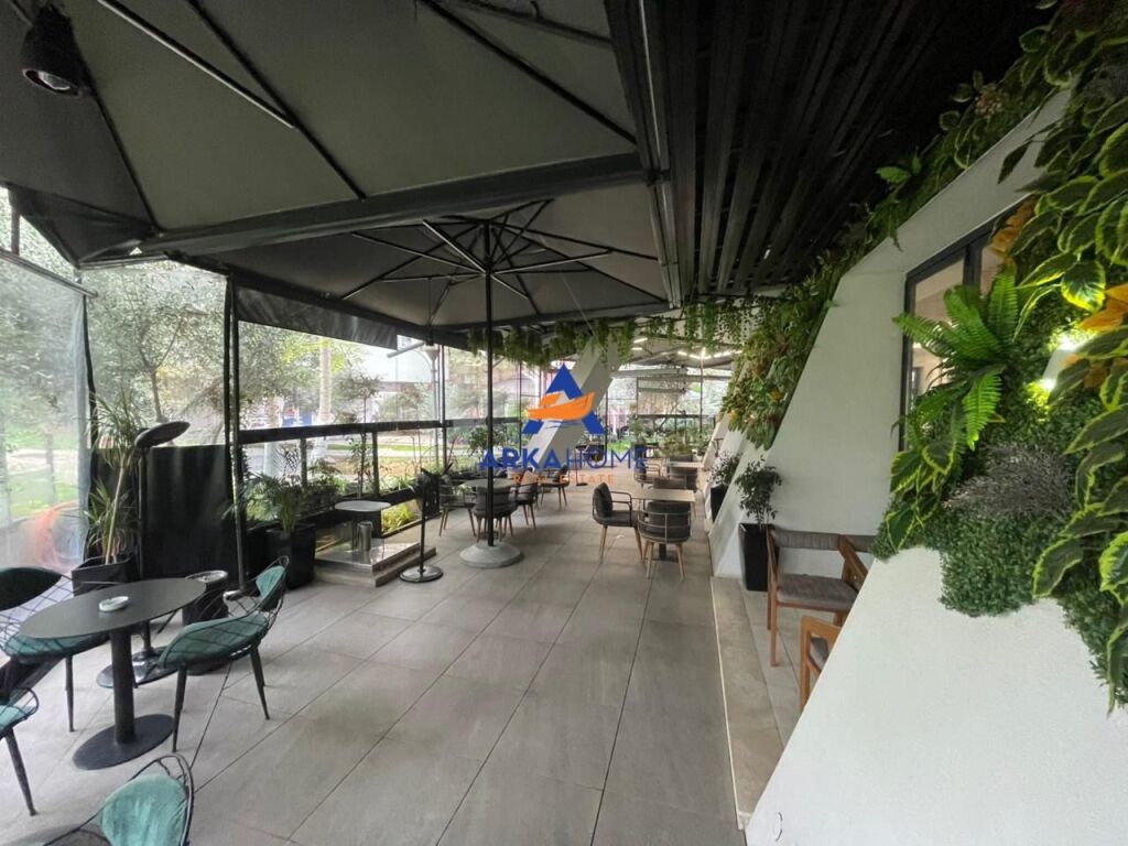 LOCALE IN AFFITTO PRESSO IL COMPLESSO MAGNET 260M2 1500 EURO NETTI