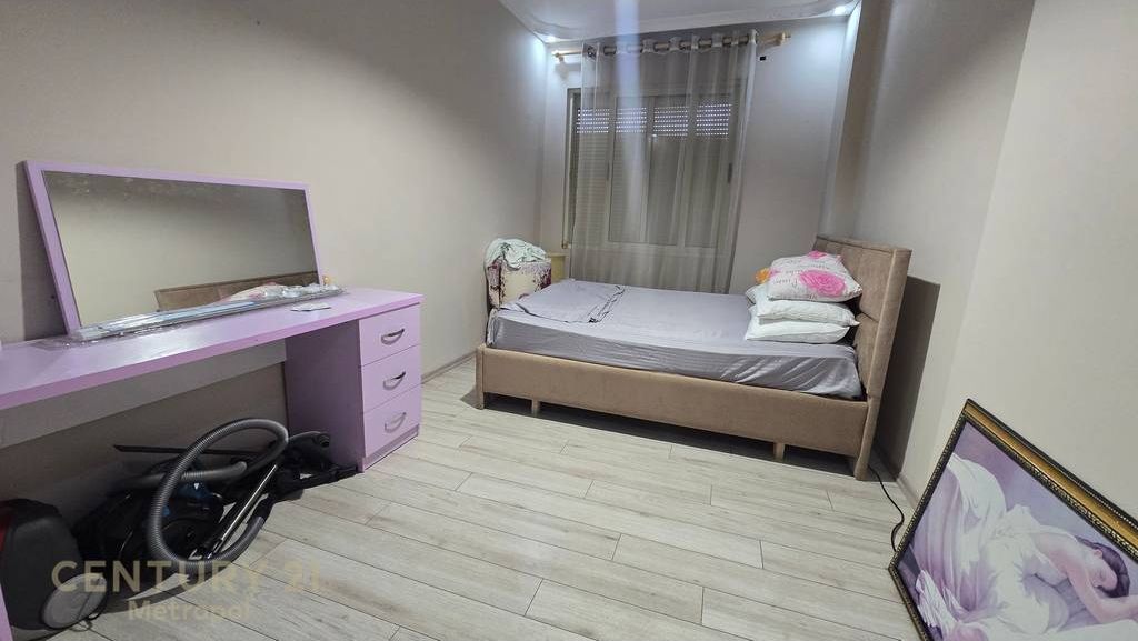 Shitet apartament 2+1 ne Fresk, ne fillim te rruges Dalip Topi!
