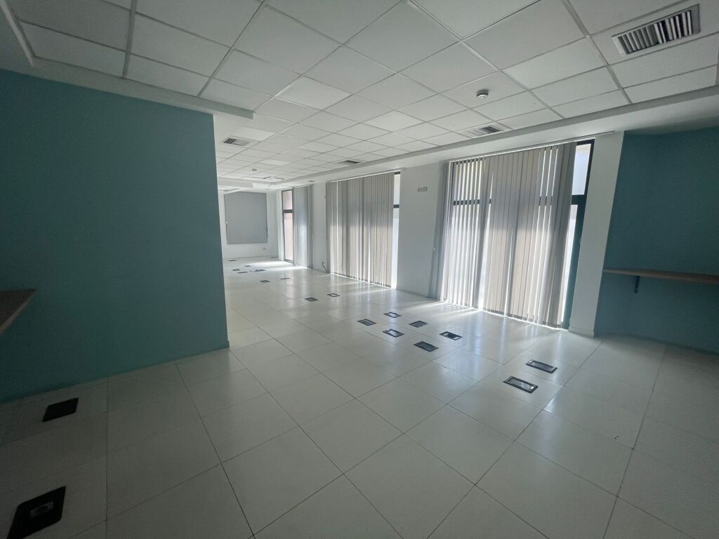 🏢✨ UNITÀ COMMERCIALE PREMIUM IN AFFITTO DI FRONTE A DELIJORGJI ✨🏢