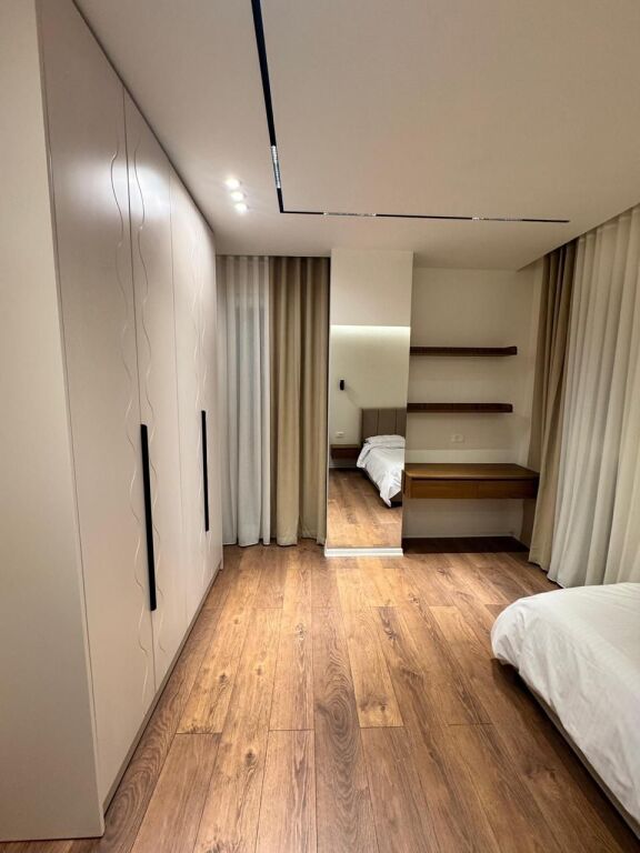 Apartament 2+1 + 🅿️me qira ne Xhamllik