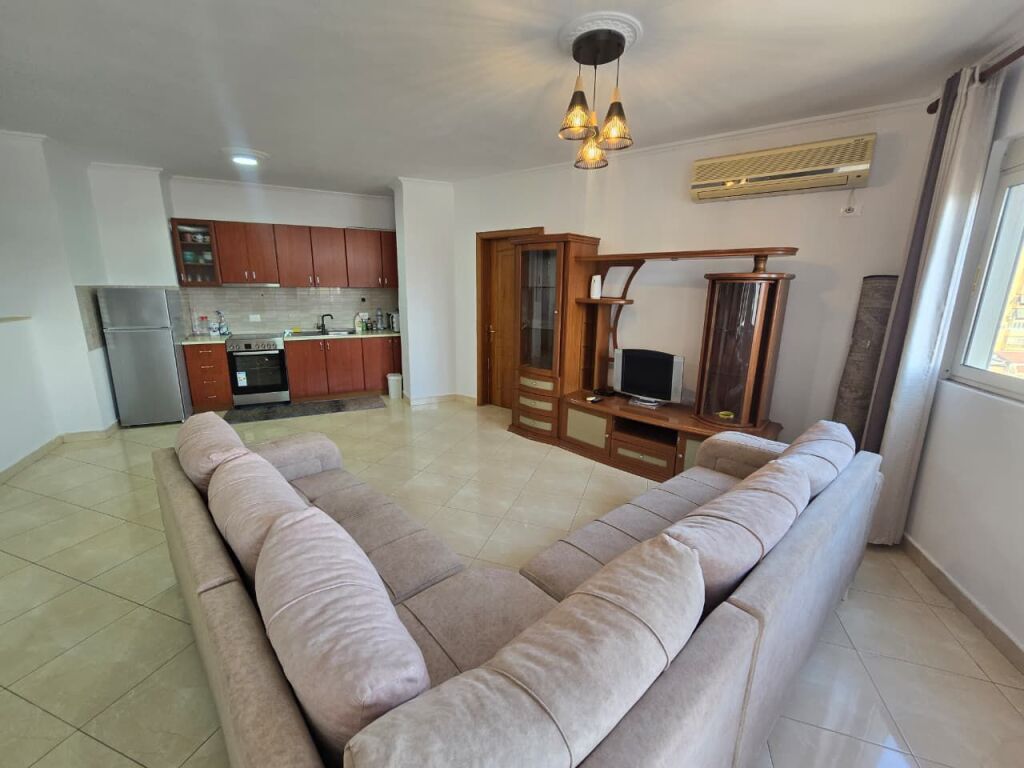 Qera | Apartament 2 + 1 | Rruga e Barrikadave | 650 €/muaj