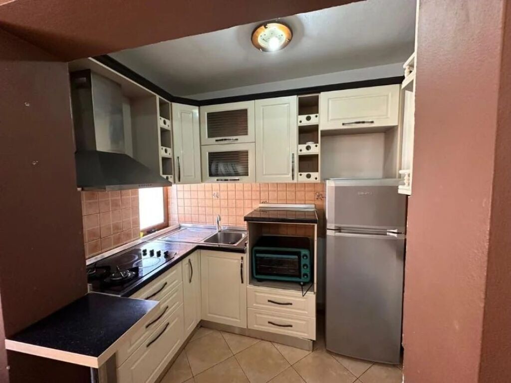 Jepet Me Qera Apartament 2+1+1 Ballkon