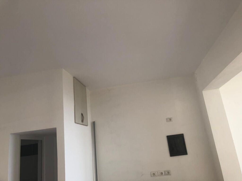 NEGOZIO IN VENDITA A SARANDA, con vista mare