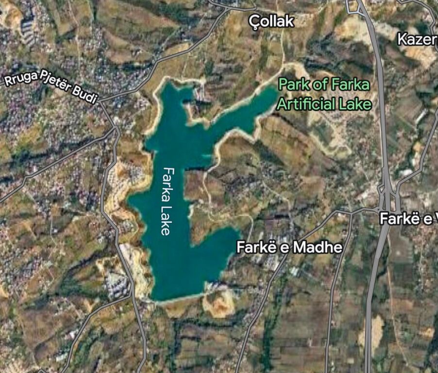 Toke per shitje ne Farke