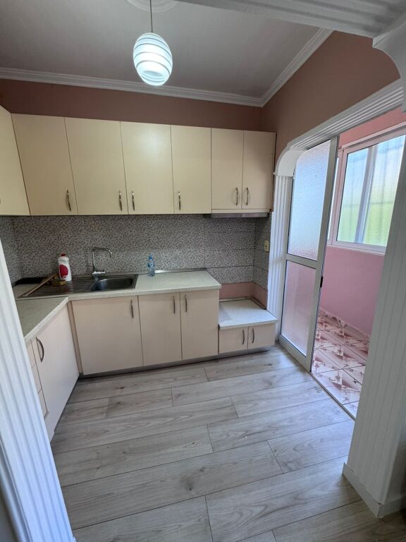 🏡 Vendesi in vendita Appartamento 1+1 – Via Irfan Tomini (Vasil Shanto)