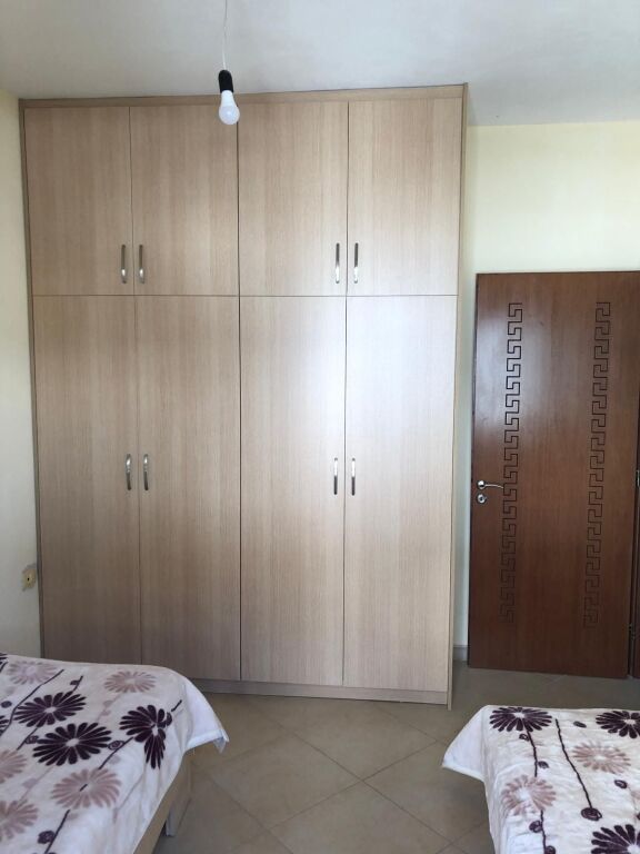 Shitet Apartament 2+1 ne Sarande, me pamje nga deti
