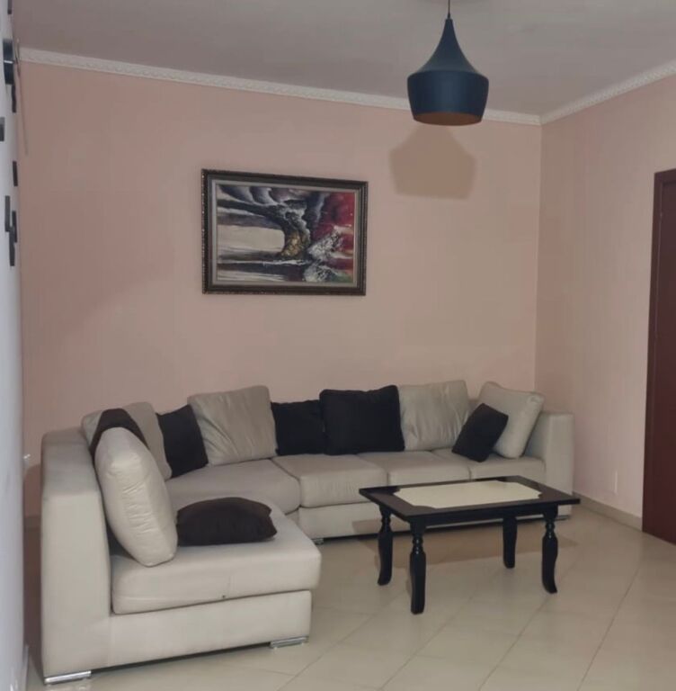 Apartament me qera 1+1 Astir pranë Vilës L