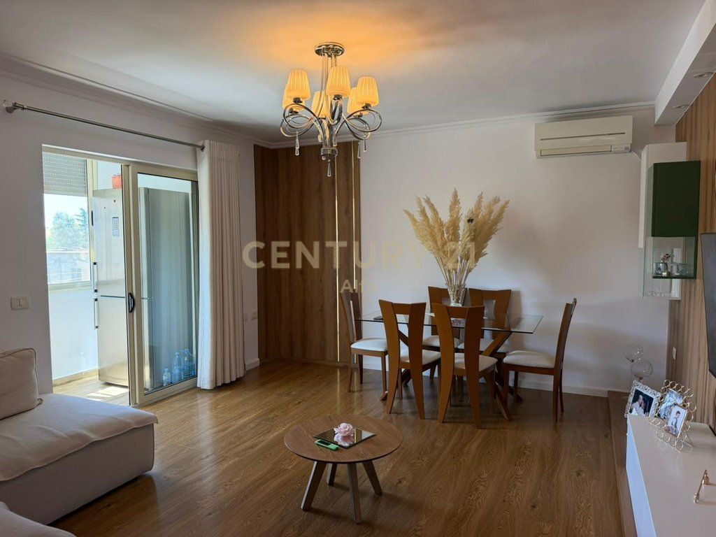 SHITET APARTAMENT 2+1 I INVESTUAR, NË LAPRAKË