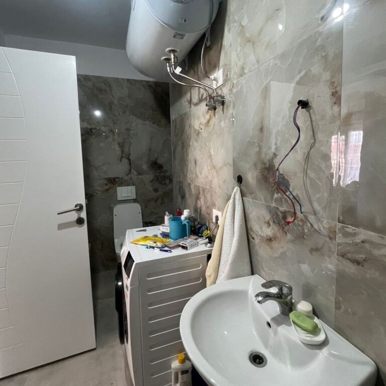 🏡 Shitet Apartament Modern 2+1+2 – Bengas, pranë Rrethit të Klanit ✨