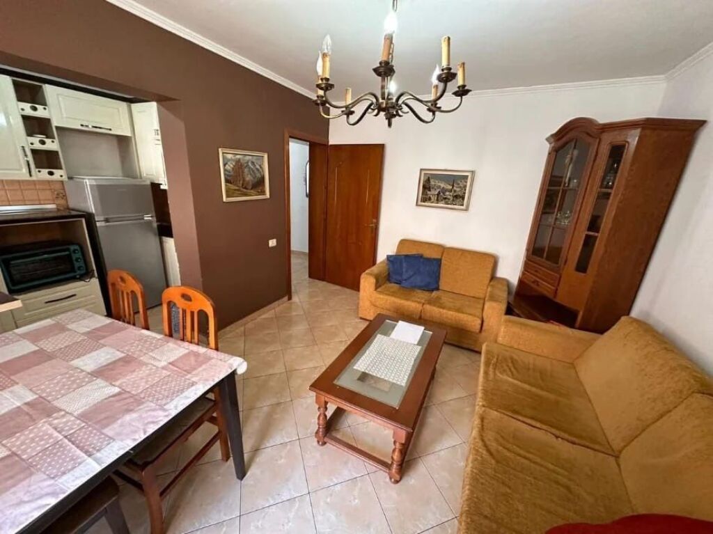 Jepet Me Qera Apartament 2+1+1 Ballkon