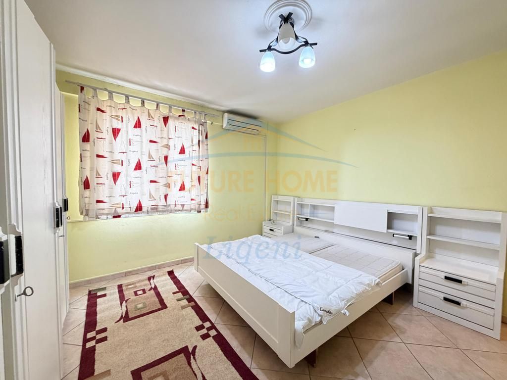 Shitet, Apartament 2+1, Pazari i Ri, Tiranë.