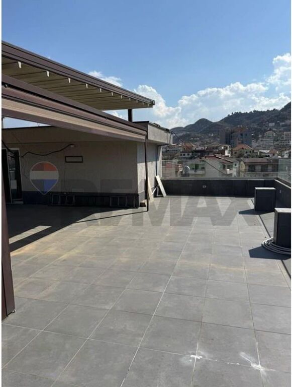 Piano villa 2 +1 con terrazza in affitto Vicino a golden park