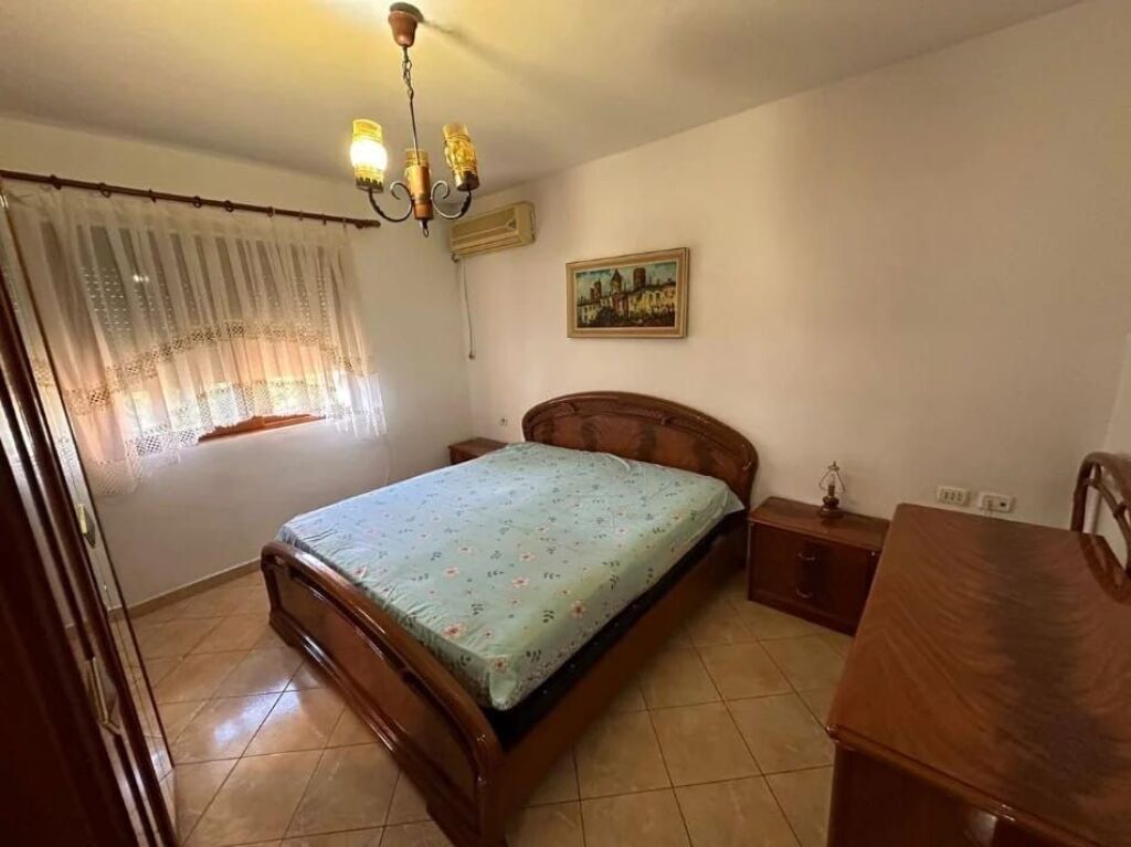 Jepet Me Qera Apartament 2+1+1 Ballkon