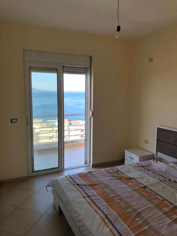 Shitet Apartament 2+1 ne Sarande, me pamje nga deti