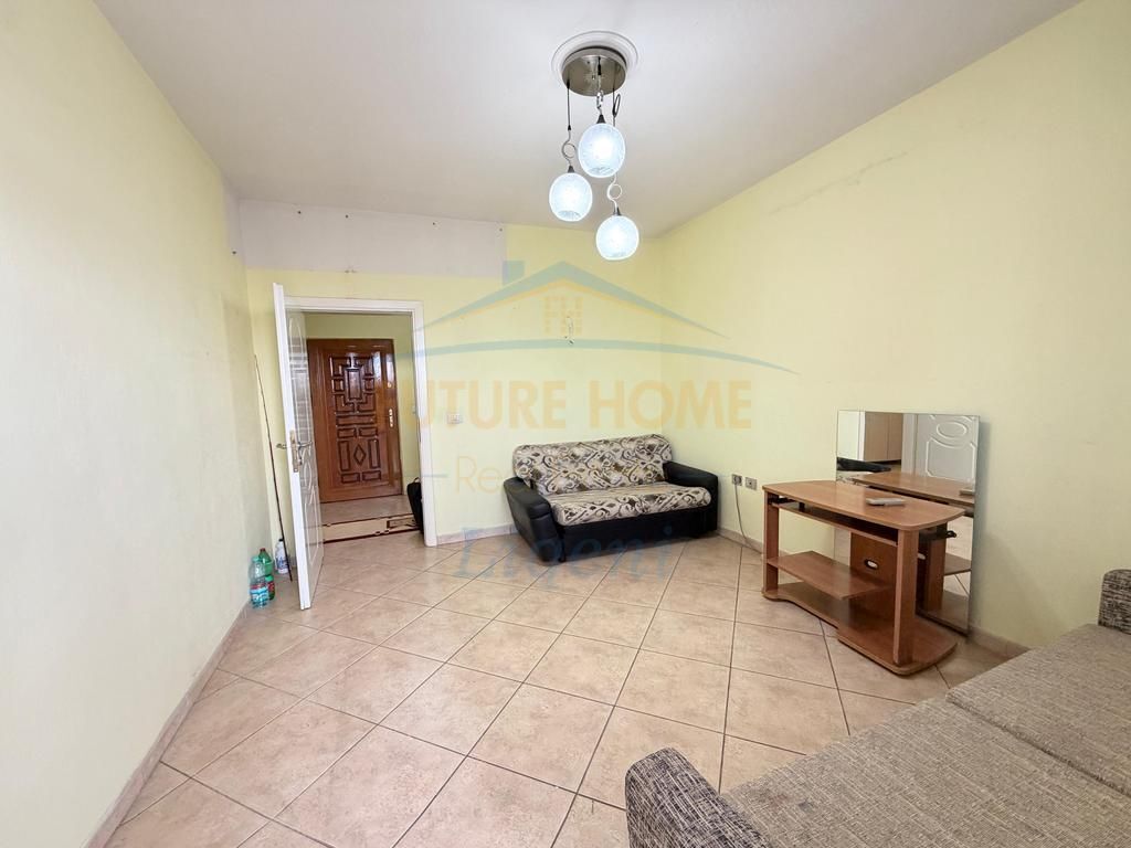 Shitet, Apartament 2+1, Pazari i Ri, Tiranë.