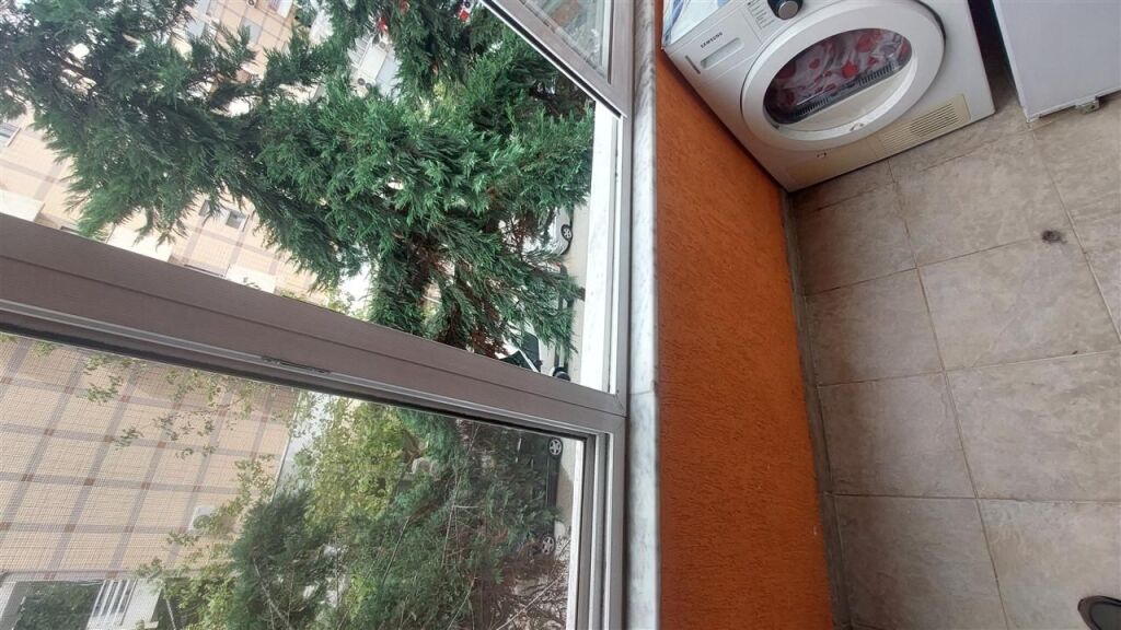 Apartament me  qera