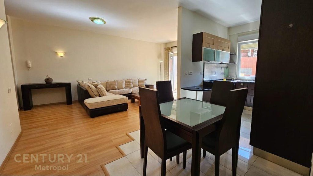 JEPET ME QIRA APARTAMENT 2+1+2, PRANË GJYKATËS SË LARTË, MYSLYM SHYRI!