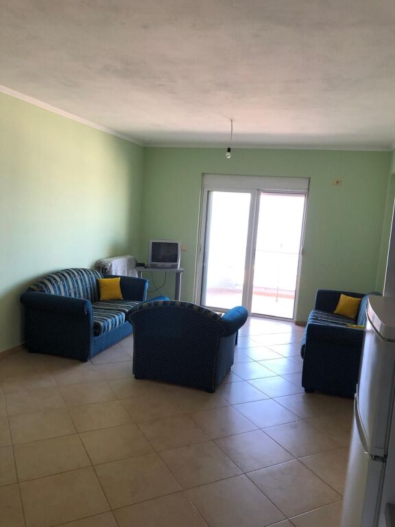 Shitet Apartament 2+1 ne Sarande, me pamje nga deti
