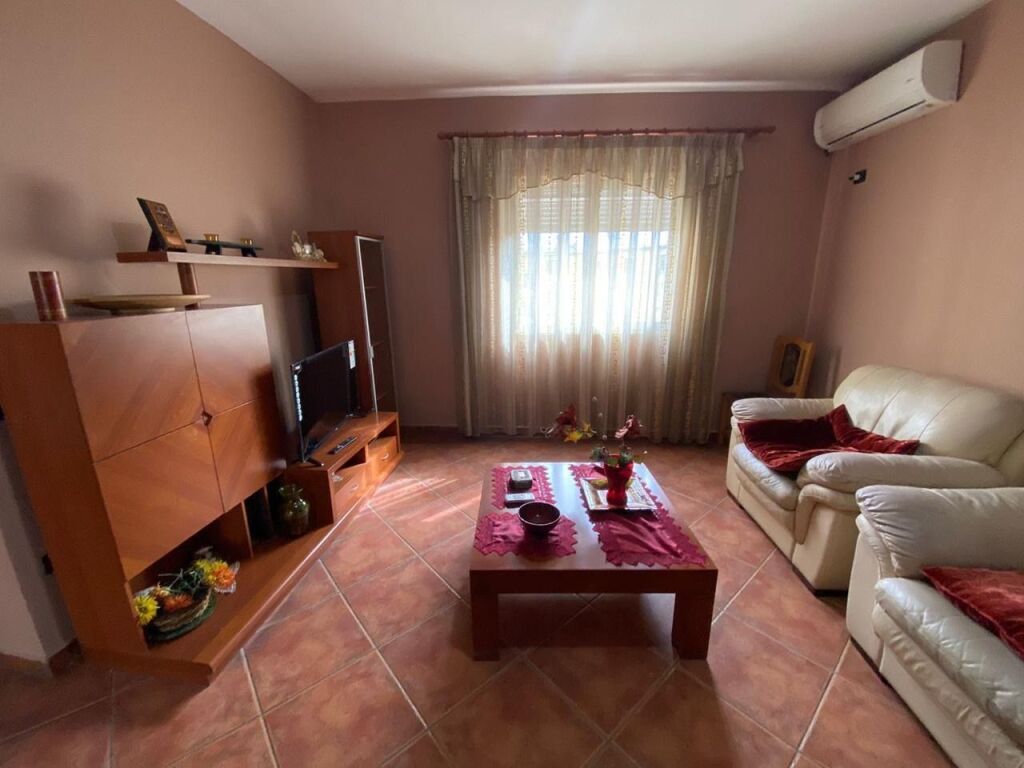 Appartamento 2+1 in affitto al Viale Bajram Curri