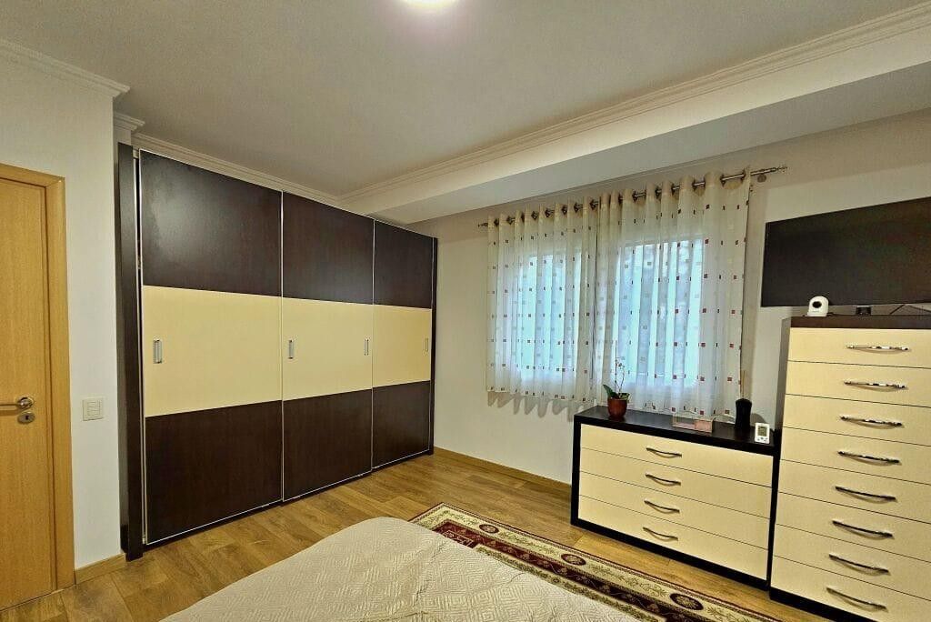 🏢Giardino Botanico affitta appartamento 2+1+garage, arredato.700Euro    