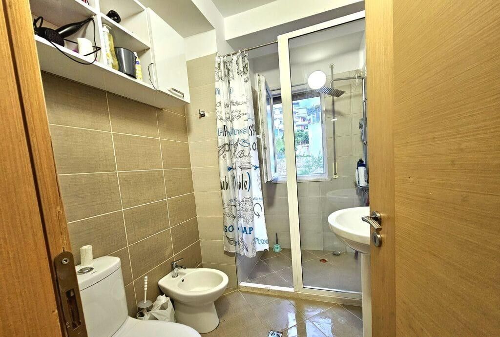 🏢Giardino Botanico affitta appartamento 2+1+garage, arredato.700Euro    