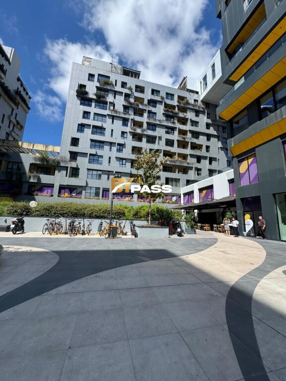 Apartsment ne shitje 2+1 +post te Square 21
