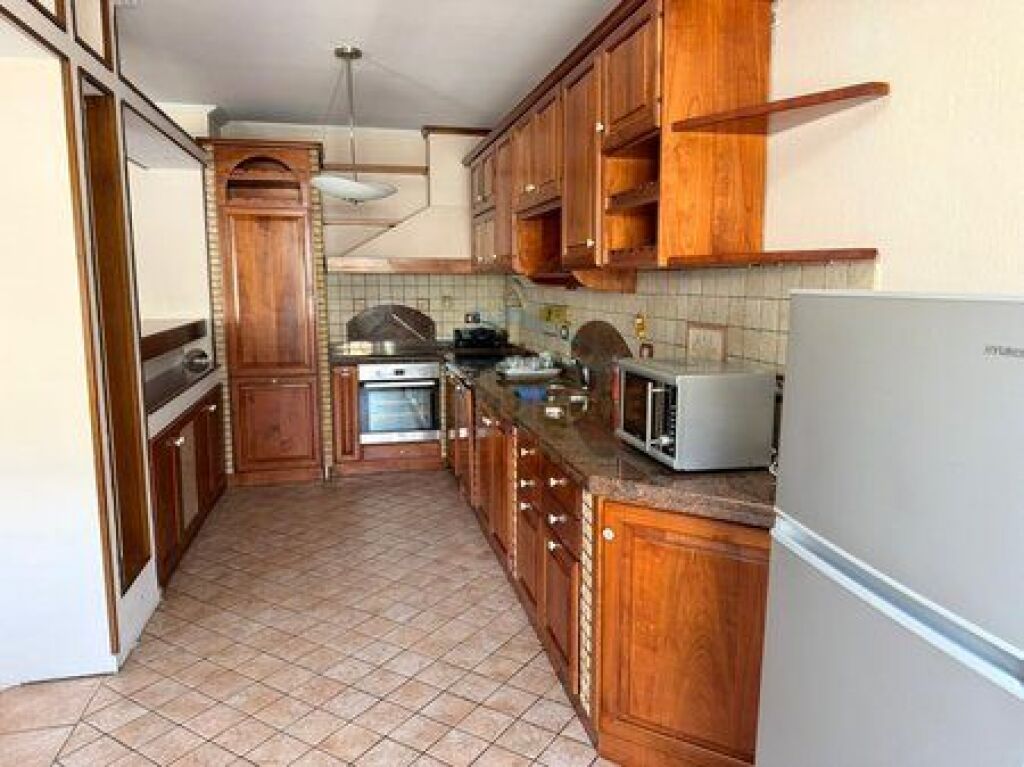 Rent, Apartment 3+1+2, Paris Commune
