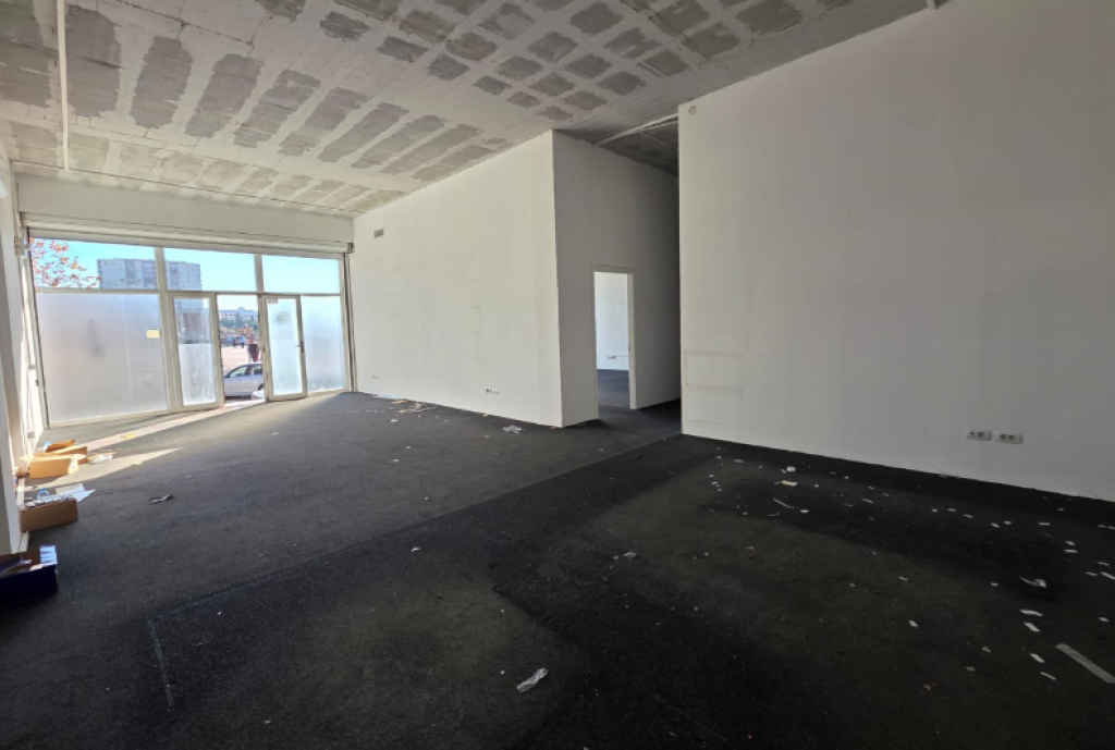🏢 ESCLUSIVO – LOCALE COMMERCIALE IN AFFITTO, FRONTE STRADA