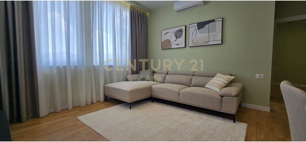 Shitet Apartament 2+1 tek Myslym Shyri