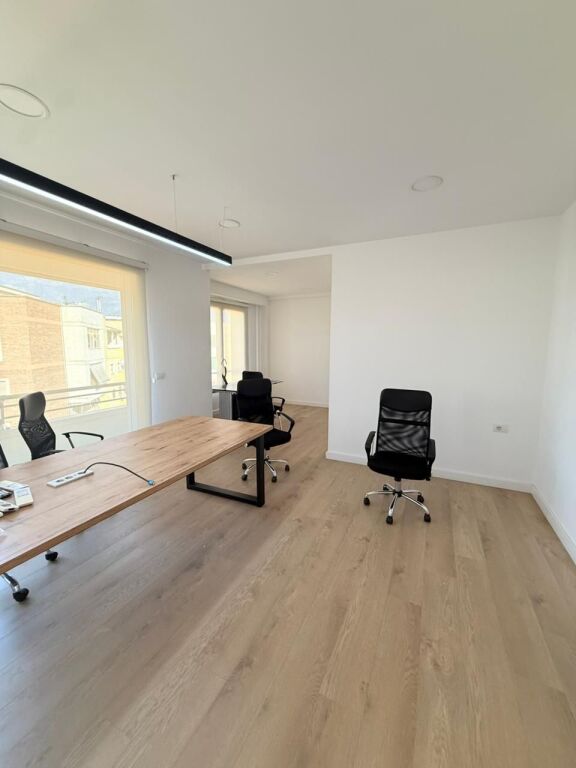 🏢 Jepet Ambient Zyre me Qira – Delijorgji Residence