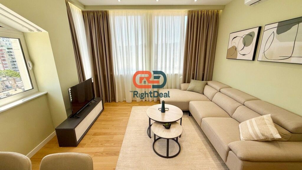 Tek Myslym Shyri, Shitet Apartament 2+1, I Investuar Totalisht Dhe Me Pamje Spektakolare!!!