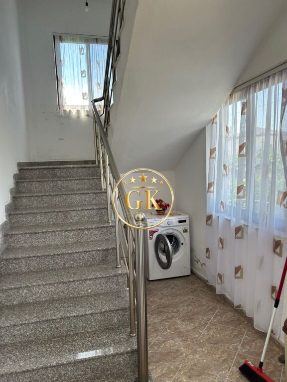 🏢✨ VILLA SU TRE PIANI IN VENDITA NELLA ZONA DI SHIJAK ✨🏢