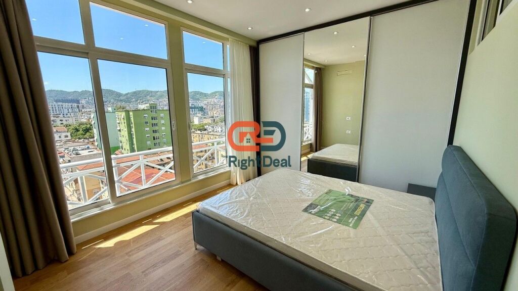 Tek Myslym Shyri, Shitet Apartament 2+1, I Investuar Totalisht Dhe Me Pamje Spektakolare!!!