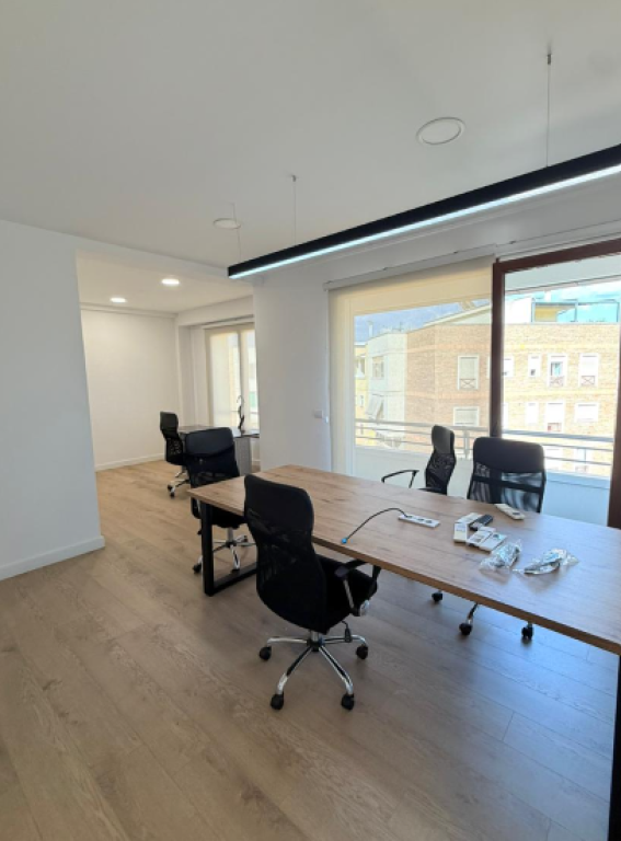 🏢 JEPET ME QIRA AMBIENT ZYRE – KOMPLEKSI DELIJORGJI