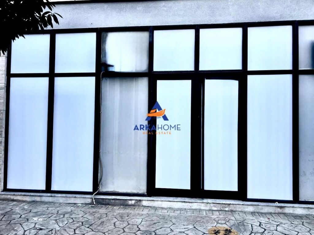 NEGOZIO IN AFFITTO SULLA STRADA 90.7M2 "ALLA COMUNE DI PARIGI" 1530 EURO